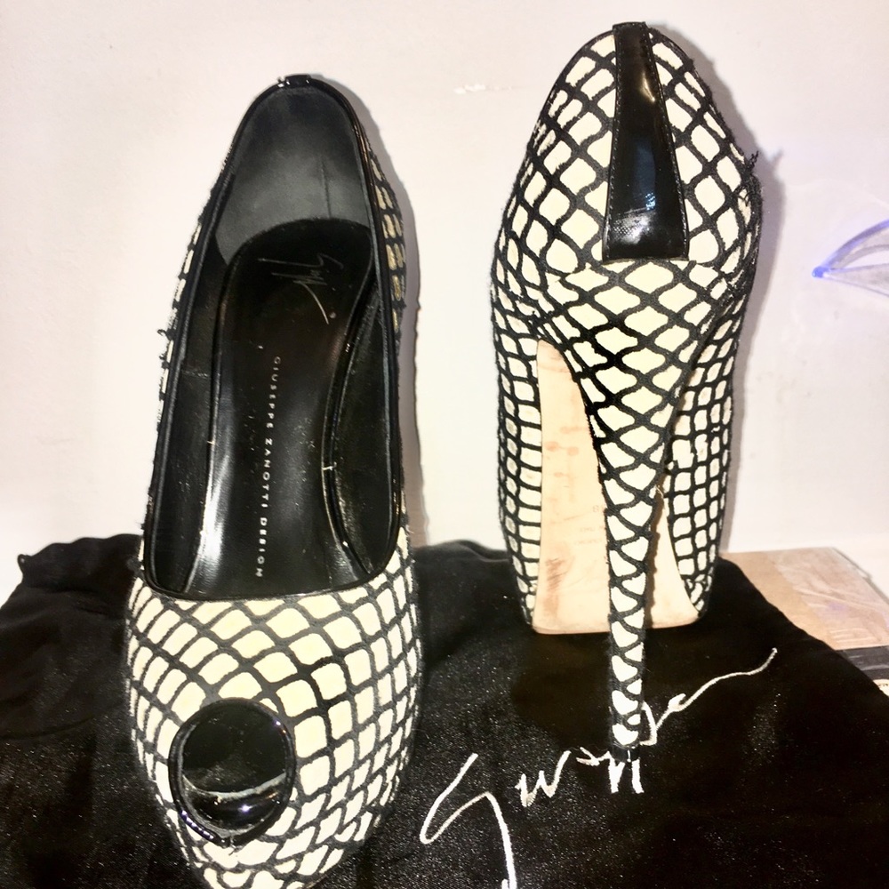 Giuseppe Zanotti  Platform Fishnet  Pump